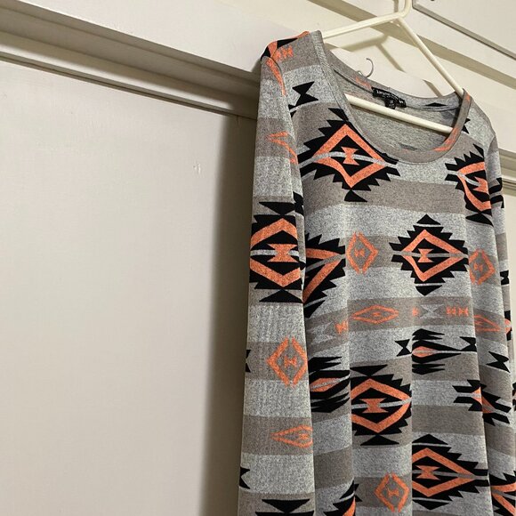 Living Doll, long sleeve, abstract & super comfy tunic, size 1X - Picture 3 of 9